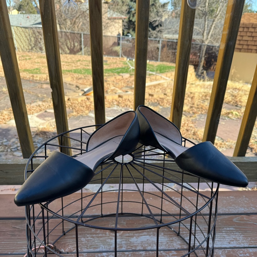 Black flats - Picture 2 of 3